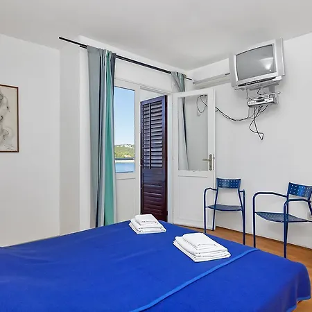 Guest house Triple Uvala Pokrivenik 2069j